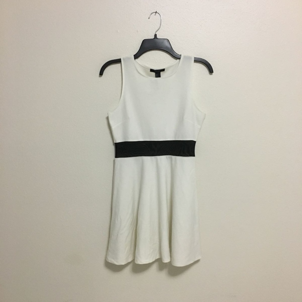 Forever 21 Sleeveless Skaker Dress (w/ waist mesh)